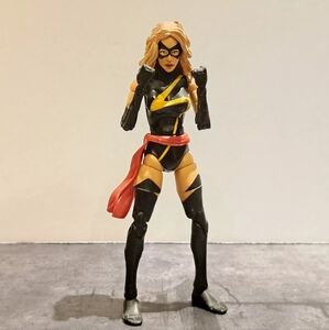 Marvel Legends Warbird Ms. Marvel figure (Toybiz)
